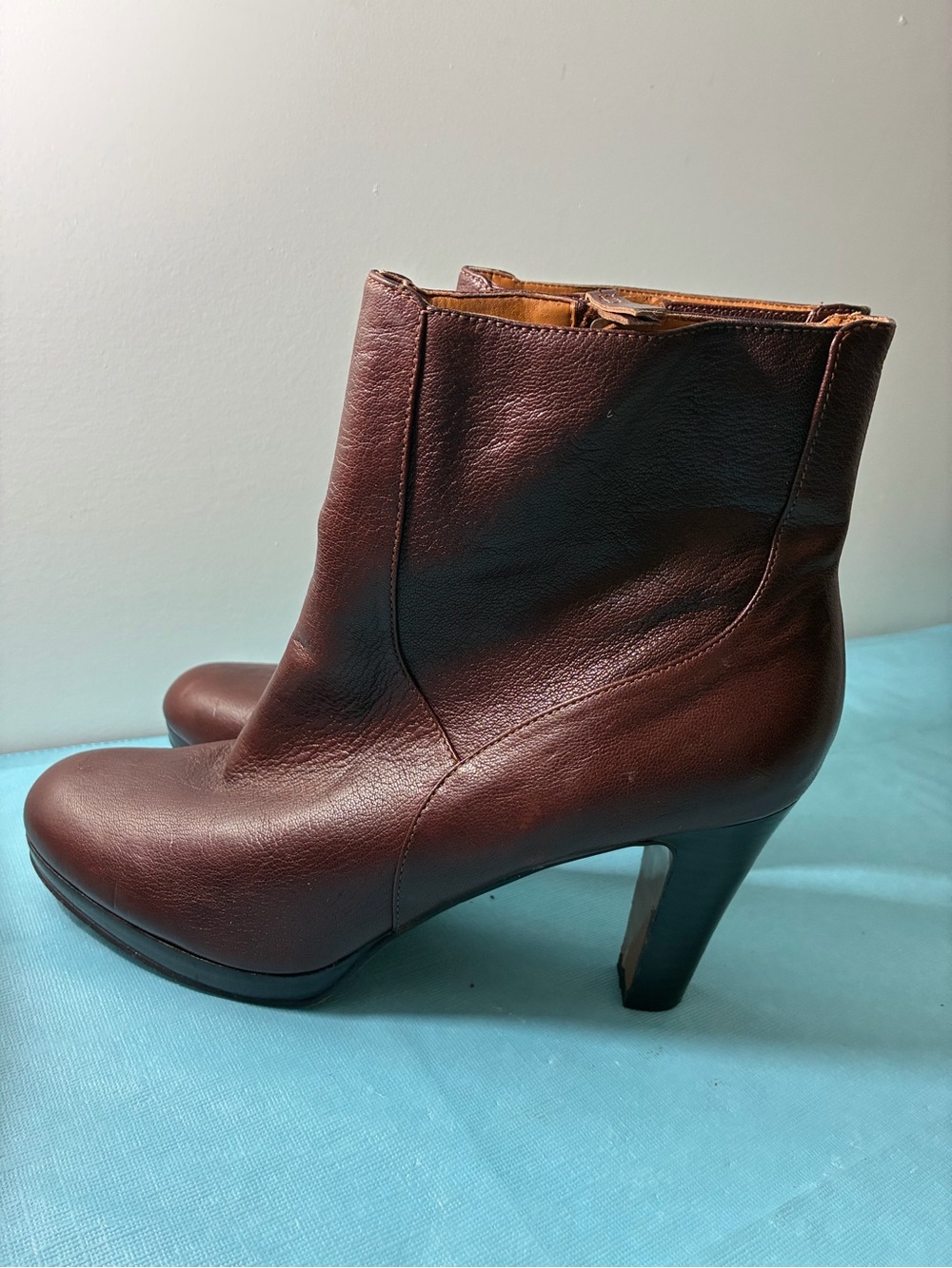 NINE WEST Women's Brown Leather Ankle Boots - Size 9.5